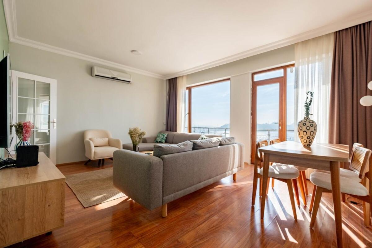 Bosphorus View With 3 Bedrooms Daire İstanbul
